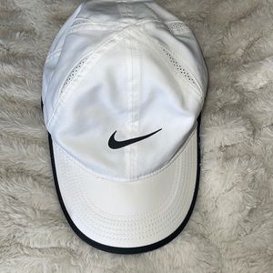 white nike golf hat